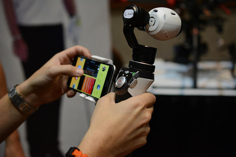 DJI Inspire 1, ręczny gimbal z kamerą 4K, fot: cnet.com