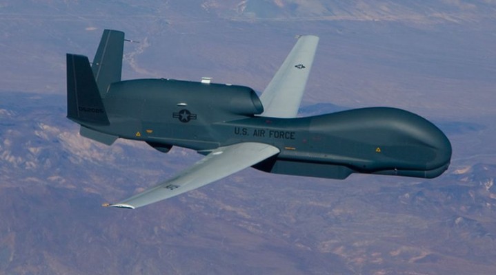 Ćwierć miliarda dolarów na drony typu Global Hawk